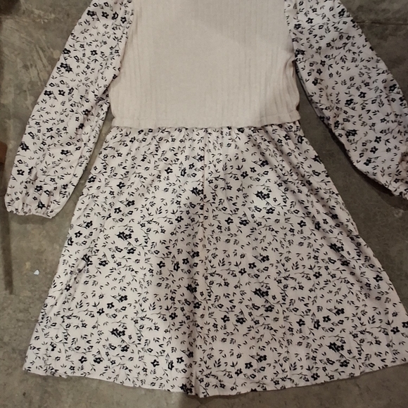 Dresses & Skirts - Elegant Floral Long Sleeve Dress